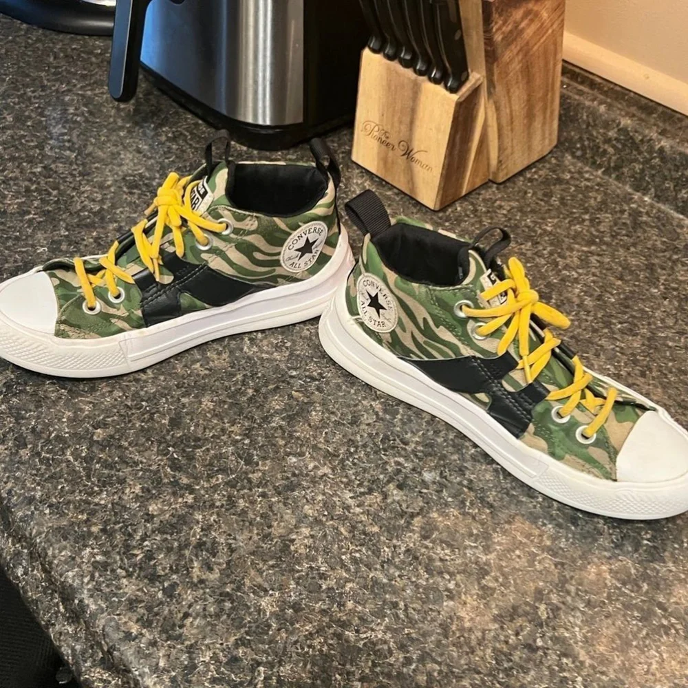 Converse Boys Camo One Star Sneakers - Picture 5 of 9